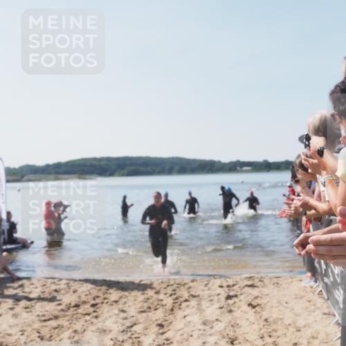 22.06.2025 - Viking Triathlon MichiJ http://msf.ph/oto/8064021 22.06.2025 10:27:02 Schwimmen 52, 81, 145, 288, 623, 661 meine-sportfotos.de