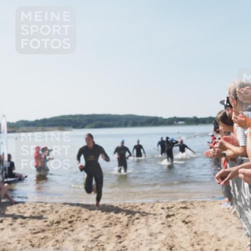 22.06.2025 - Viking Triathlon MichiJ http://msf.ph/oto/8064025 22.06.2025 10:27:03 Schwimmen 52, 81, 145, 288, 623, 661 meine-sportfotos.de
