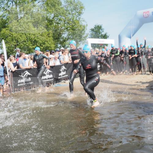 22.06.2025 - Viking Triathlon KatJ http://msf.ph/oto/8064032 22.06.2025 10:03:49 Schwimmen 26, 77, 108, 157, 296, 383, 396, 451, 456, 495, 648 meine-sportfotos.de