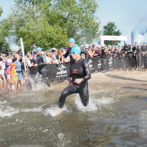 22.06.2025 - Viking Triathlon KatJ http://msf.ph/oto/8064040 22.06.2025 10:03:50 Schwimmen 26, 54, 77, 108, 157, 215, 242, 296, 336, 383, 396, 451, 456, 495, 648 meine-sportfotos.de