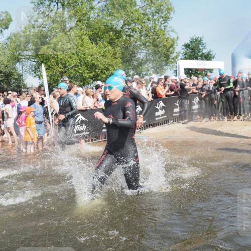 22.06.2025 - Viking Triathlon KatJ http://msf.ph/oto/8064043 22.06.2025 10:03:50 Schwimmen 26, 54, 77, 108, 157, 215, 242, 296, 336, 383, 396, 451, 456, 495, 648 meine-sportfotos.de