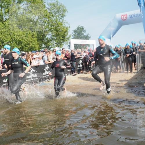 22.06.2025 - Viking Triathlon KatJ http://msf.ph/oto/8064072 22.06.2025 10:03:54 Schwimmen 26, 54, 77, 157, 215, 220, 242, 296, 336, 383, 396, 433, 451, 495, 639 meine-sportfotos.de