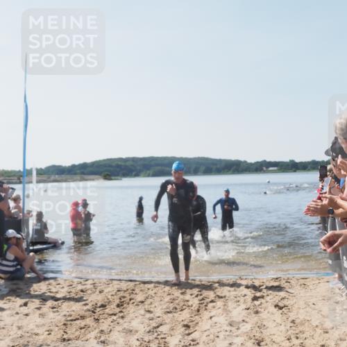 22.06.2025 - Viking Triathlon MichiJ http://msf.ph/oto/8064076 22.06.2025 10:27:10 Schwimmen 52, 81, 145, 623 meine-sportfotos.de