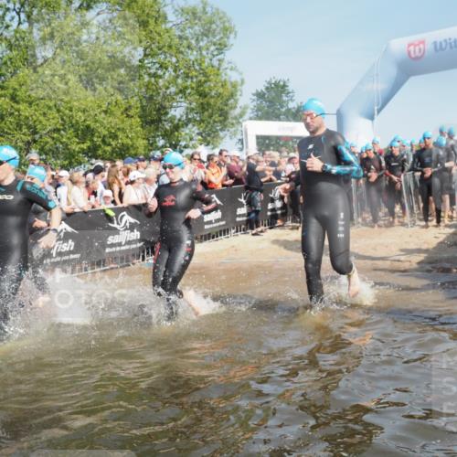 22.06.2025 - Viking Triathlon KatJ http://msf.ph/oto/8064078 22.06.2025 10:03:54 Schwimmen 26, 54, 77, 157, 215, 220, 242, 296, 336, 383, 396, 433, 451, 495, 639 meine-sportfotos.de
