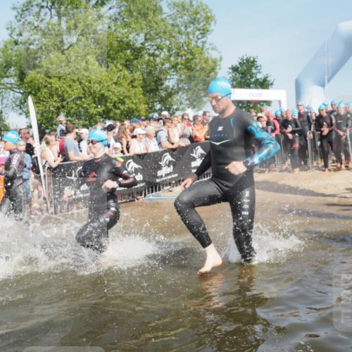 22.06.2025 - Viking Triathlon KatJ http://msf.ph/oto/8064089 22.06.2025 10:03:55 Schwimmen 26, 54, 77, 215, 220, 242, 315, 336, 383, 396, 433, 451, 495, 639, 657 meine-sportfotos.de