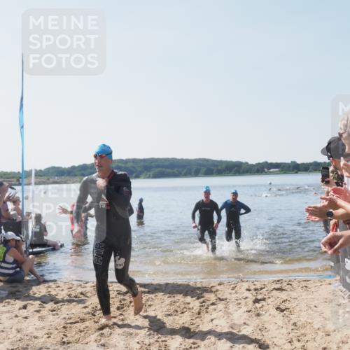 22.06.2025 - Viking Triathlon MichiJ http://msf.ph/oto/8064090 22.06.2025 10:27:11 Schwimmen 52, 81, 145, 623 meine-sportfotos.de