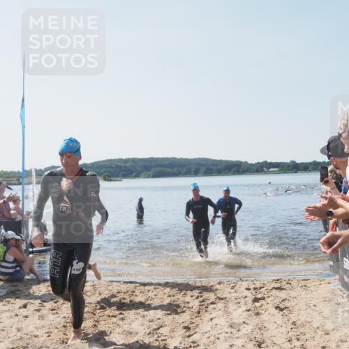 22.06.2025 - Viking Triathlon MichiJ http://msf.ph/oto/8064093 22.06.2025 10:27:12 Schwimmen 52, 81, 145, 623 meine-sportfotos.de