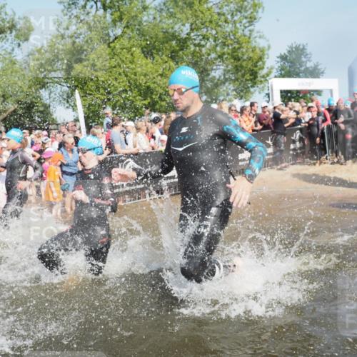 22.06.2025 - Viking Triathlon KatJ http://msf.ph/oto/8064097 22.06.2025 10:03:55 Schwimmen 26, 54, 77, 215, 220, 242, 315, 336, 383, 396, 433, 451, 495, 639, 657 meine-sportfotos.de