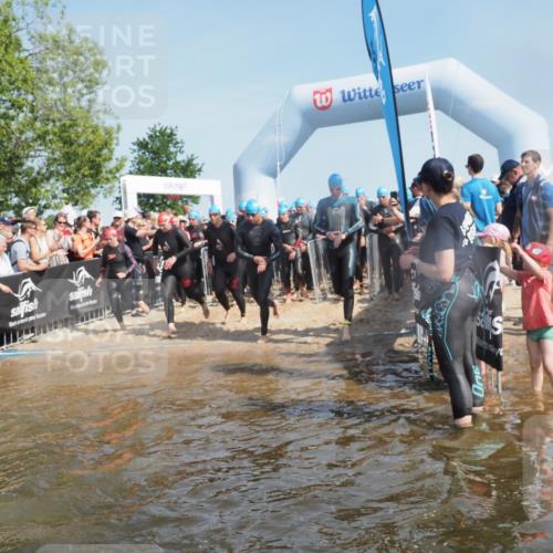 22.06.2025 - Viking Triathlon KatJ http://msf.ph/oto/8064105 22.06.2025 10:03:58 Schwimmen 26, 54, 77, 215, 220, 242, 315, 336, 383, 396, 433, 451, 495, 639, 657 meine-sportfotos.de