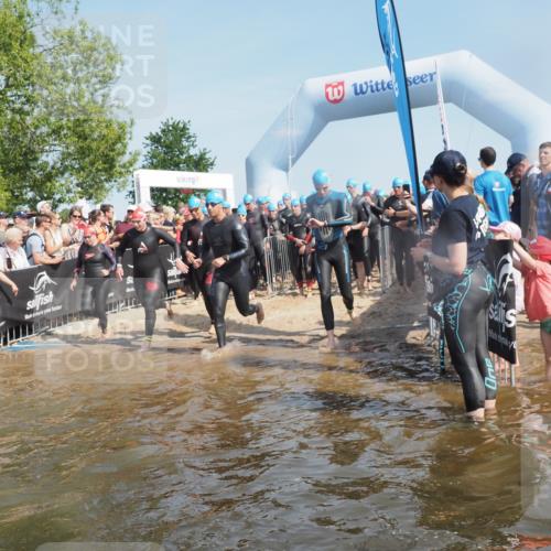22.06.2025 - Viking Triathlon KatJ http://msf.ph/oto/8064114 22.06.2025 10:03:58 Schwimmen 26, 54, 77, 215, 220, 242, 315, 336, 383, 396, 433, 451, 495, 639, 657 meine-sportfotos.de