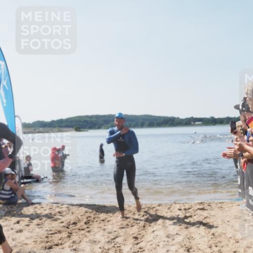 22.06.2025 - Viking Triathlon MichiJ http://msf.ph/oto/8064118 22.06.2025 10:27:14 Schwimmen 52, 81, 623 meine-sportfotos.de