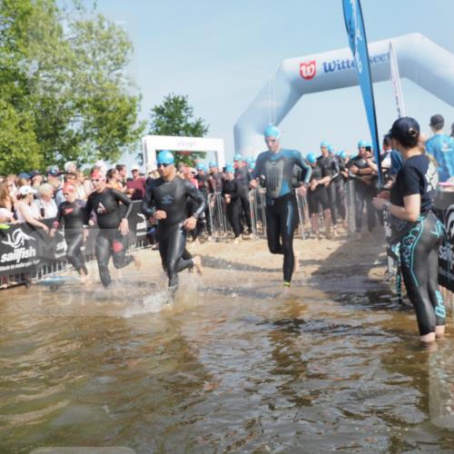 22.06.2025 - Viking Triathlon KatJ http://msf.ph/oto/8064122 22.06.2025 10:03:58 Schwimmen 26, 54, 77, 215, 220, 242, 315, 336, 383, 396, 433, 451, 495, 639, 657 meine-sportfotos.de