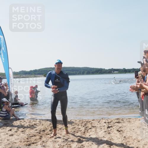 22.06.2025 - Viking Triathlon MichiJ http://msf.ph/oto/8064125 22.06.2025 10:27:15 Schwimmen 52, 81 meine-sportfotos.de