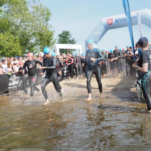 22.06.2025 - Viking Triathlon KatJ http://msf.ph/oto/8064127 22.06.2025 10:03:59 Schwimmen 26, 54, 215, 220, 240, 242, 313, 315, 336, 370, 383, 433, 448, 451, 614, 639, 657 meine-sportfotos.de