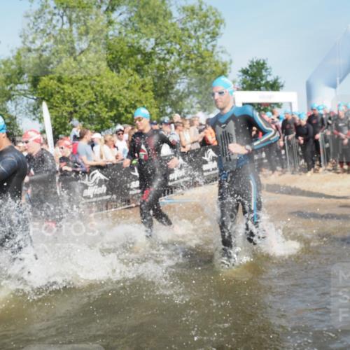 22.06.2025 - Viking Triathlon KatJ http://msf.ph/oto/8064145 22.06.2025 10:04:00 Schwimmen 54, 215, 220, 240, 242, 313, 315, 336, 370, 383, 433, 448, 614, 639, 657 meine-sportfotos.de