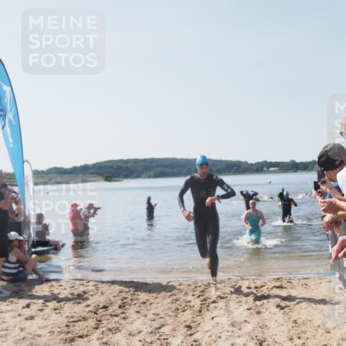 22.06.2025 - Viking Triathlon MichiJ http://msf.ph/oto/8064177 22.06.2025 10:27:39 Schwimmen 1, 176, 198, 230, 272, 611 meine-sportfotos.de