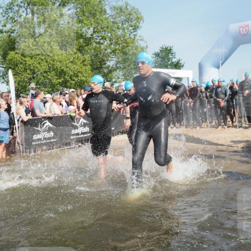 22.06.2025 - Viking Triathlon KatJ http://msf.ph/oto/8064188 22.06.2025 10:04:04 Schwimmen 54, 215, 220, 240, 242, 313, 315, 336, 370, 433, 448, 614, 639, 657 meine-sportfotos.de
