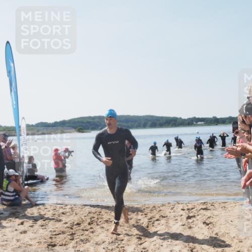 22.06.2025 - Viking Triathlon MichiJ http://msf.ph/oto/8064239 22.06.2025 10:27:47 Schwimmen 1, 90, 176, 198, 230, 289, 534, 616 meine-sportfotos.de