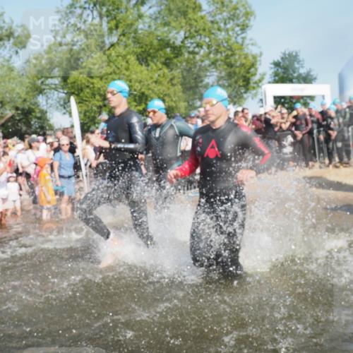 22.06.2025 - Viking Triathlon KatJ http://msf.ph/oto/8064247 22.06.2025 10:04:10 Schwimmen 141, 142, 156, 185, 199, 240, 276, 313, 351, 370, 448, 474, 493, 529, 614 meine-sportfotos.de
