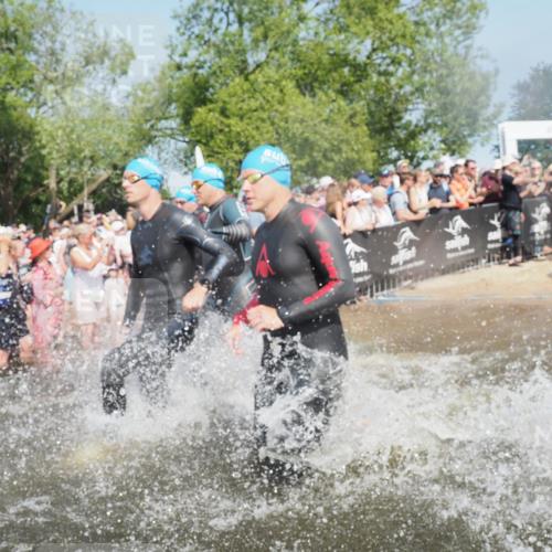 22.06.2025 - Viking Triathlon KatJ http://msf.ph/oto/8064255 22.06.2025 10:04:11 Schwimmen 141, 142, 156, 185, 199, 240, 276, 313, 351, 370, 448, 474, 493, 529, 614 meine-sportfotos.de