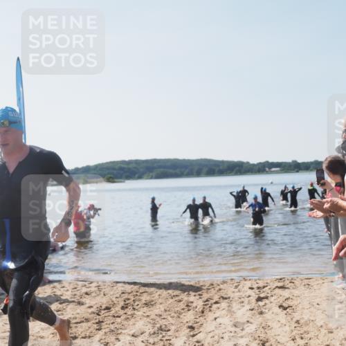 22.06.2025 - Viking Triathlon MichiJ http://msf.ph/oto/8064265 22.06.2025 10:27:50 Schwimmen 14, 90, 176, 178, 196, 198, 230, 289, 534, 616 meine-sportfotos.de