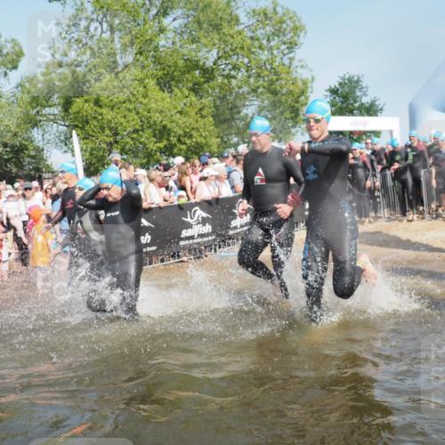 22.06.2025 - Viking Triathlon KatJ http://msf.ph/oto/8064305 22.06.2025 10:04:15 Schwimmen 115, 141, 142, 156, 185, 199, 253, 276, 351, 408, 474, 493, 529 meine-sportfotos.de