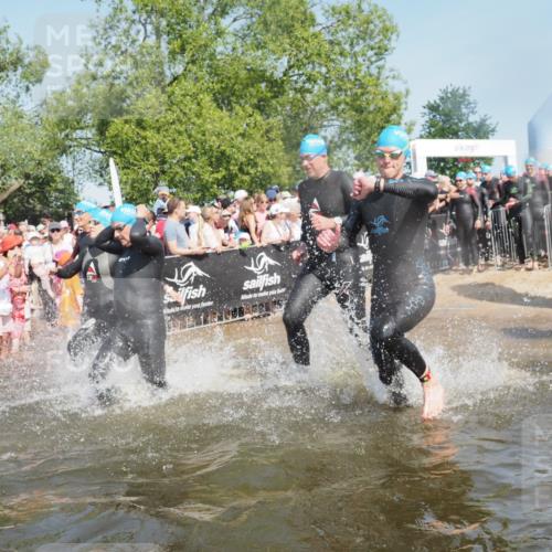22.06.2025 - Viking Triathlon KatJ http://msf.ph/oto/8064308 22.06.2025 10:04:15 Schwimmen 115, 141, 142, 156, 185, 199, 253, 276, 351, 408, 474, 493, 529 meine-sportfotos.de