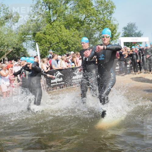22.06.2025 - Viking Triathlon KatJ http://msf.ph/oto/8064311 22.06.2025 10:04:16 Schwimmen 115, 141, 142, 156, 185, 195, 199, 253, 276, 351, 377, 408, 474, 493, 529 meine-sportfotos.de
