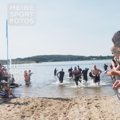 22.06.2025 - Viking Triathlon MichiJ http://msf.ph/oto/8064315 22.06.2025 10:28:02 Schwimmen 14, 90, 178, 196, 289, 367, 401, 616 meine-sportfotos.de