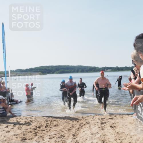 22.06.2025 - Viking Triathlon MichiJ http://msf.ph/oto/8064331 22.06.2025 10:28:04 Schwimmen 14, 90, 178, 196, 289, 367, 401, 616 meine-sportfotos.de