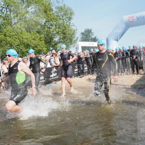 22.06.2025 - Viking Triathlon KatJ http://msf.ph/oto/8064341 22.06.2025 10:04:20 Schwimmen 115, 141, 142, 185, 195, 199, 209, 239, 253, 276, 335, 377, 408, 419, 447, 493 meine-sportfotos.de