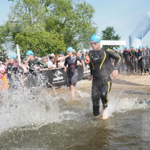 22.06.2025 - Viking Triathlon KatJ http://msf.ph/oto/8064350 22.06.2025 10:04:20 Schwimmen 115, 141, 142, 185, 195, 199, 209, 239, 253, 276, 335, 377, 408, 419, 447, 493 meine-sportfotos.de