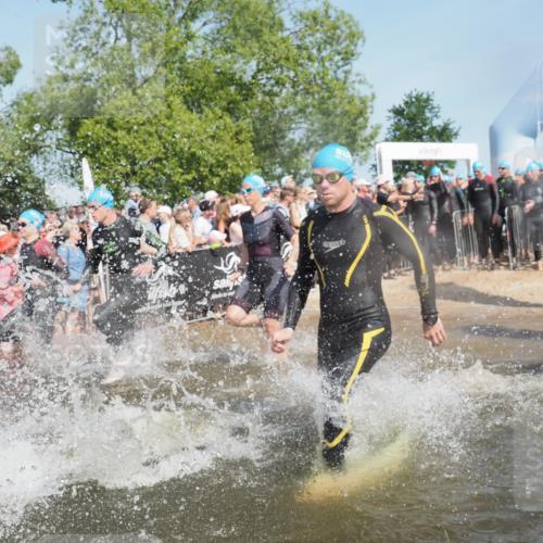 22.06.2025 - Viking Triathlon KatJ http://msf.ph/oto/8064353 22.06.2025 10:04:21 Schwimmen 115, 141, 142, 185, 195, 209, 239, 253, 276, 335, 377, 408, 419, 447, 493 meine-sportfotos.de