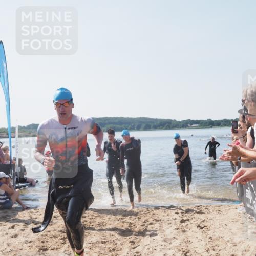 22.06.2025 - Viking Triathlon MichiJ http://msf.ph/oto/8064359 22.06.2025 10:28:07 Schwimmen 14, 90, 178, 196, 289, 367, 401, 616 meine-sportfotos.de