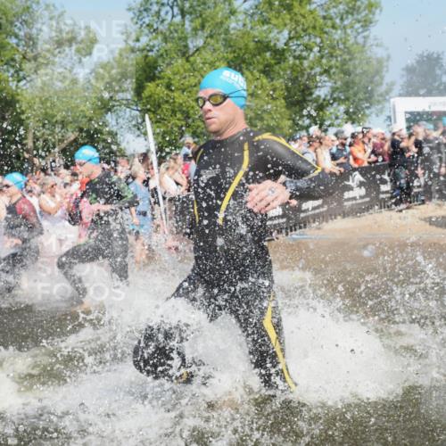 22.06.2025 - Viking Triathlon KatJ http://msf.ph/oto/8064360 22.06.2025 10:04:21 Schwimmen 115, 141, 142, 185, 195, 209, 239, 253, 276, 335, 377, 408, 419, 447, 493 meine-sportfotos.de