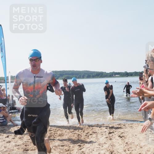 22.06.2025 - Viking Triathlon MichiJ http://msf.ph/oto/8064361 22.06.2025 10:28:07 Schwimmen 14, 90, 178, 196, 289, 367, 401, 616 meine-sportfotos.de
