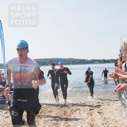 22.06.2025 - Viking Triathlon MichiJ http://msf.ph/oto/8064362 22.06.2025 10:28:07 Schwimmen 14, 90, 178, 196, 289, 367, 401, 616 meine-sportfotos.de