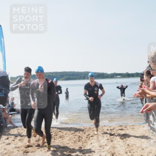 22.06.2025 - Viking Triathlon MichiJ http://msf.ph/oto/8064379 22.06.2025 10:28:09 Schwimmen 14, 178, 196, 367, 401 meine-sportfotos.de