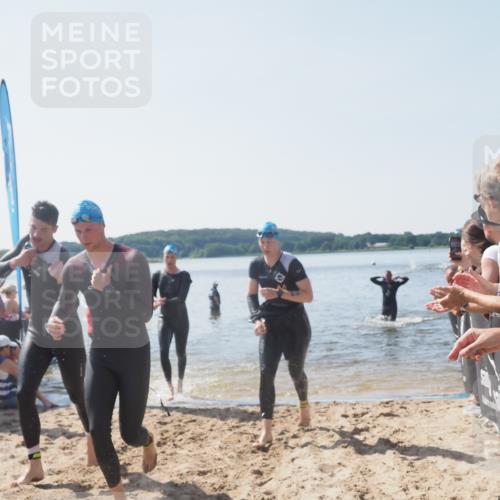 22.06.2025 - Viking Triathlon MichiJ http://msf.ph/oto/8064383 22.06.2025 10:28:09 Schwimmen 14, 178, 196, 367, 401 meine-sportfotos.de