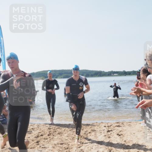 22.06.2025 - Viking Triathlon MichiJ http://msf.ph/oto/8064387 22.06.2025 10:28:09 Schwimmen 14, 178, 196, 367, 401 meine-sportfotos.de