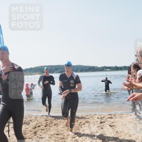 22.06.2025 - Viking Triathlon MichiJ http://msf.ph/oto/8064389 22.06.2025 10:28:09 Schwimmen 14, 178, 196, 367, 401 meine-sportfotos.de