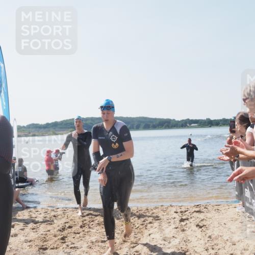22.06.2025 - Viking Triathlon MichiJ http://msf.ph/oto/8064393 22.06.2025 10:28:10 Schwimmen 14, 178, 367, 401 meine-sportfotos.de