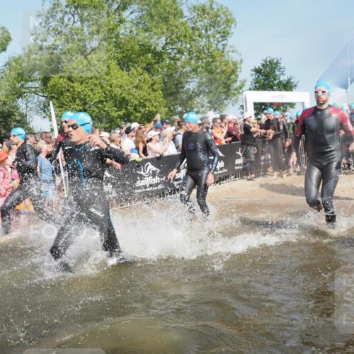 22.06.2025 - Viking Triathlon KatJ http://msf.ph/oto/8064397 22.06.2025 10:04:24 Schwimmen 115, 141, 142, 146, 185, 195, 209, 239, 253, 276, 335, 375, 377, 408, 419, 447, 457, 493 meine-sportfotos.de
