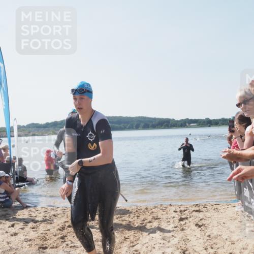22.06.2025 - Viking Triathlon MichiJ http://msf.ph/oto/8064398 22.06.2025 10:28:10 Schwimmen 14, 178, 367, 401 meine-sportfotos.de