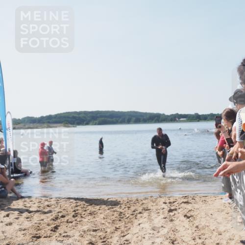 22.06.2025 - Viking Triathlon MichiJ http://msf.ph/oto/8064425 22.06.2025 10:28:15 Schwimmen 367 meine-sportfotos.de