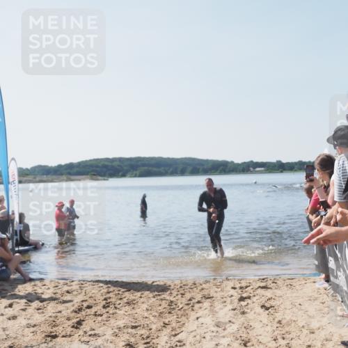22.06.2025 - Viking Triathlon MichiJ http://msf.ph/oto/8064431 22.06.2025 10:28:16 Schwimmen 367 meine-sportfotos.de