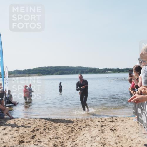 22.06.2025 - Viking Triathlon MichiJ http://msf.ph/oto/8064438 22.06.2025 10:28:16 Schwimmen 367 meine-sportfotos.de