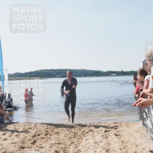 22.06.2025 - Viking Triathlon MichiJ http://msf.ph/oto/8064449 22.06.2025 10:28:17 Schwimmen 367 meine-sportfotos.de