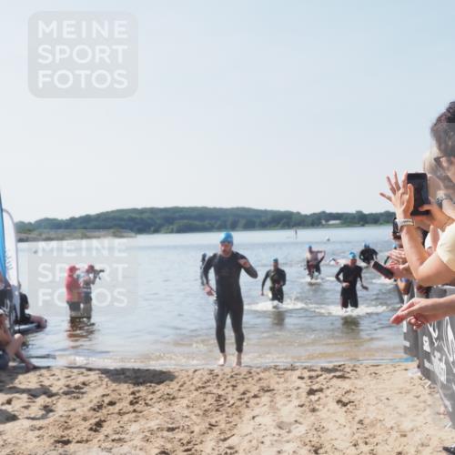 22.06.2025 - Viking Triathlon MichiJ http://msf.ph/oto/8064505 22.06.2025 10:28:50 Schwimmen 15, 258, 301, 368, 384, 414, 443, 628 meine-sportfotos.de
