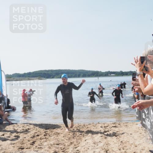 22.06.2025 - Viking Triathlon MichiJ http://msf.ph/oto/8064511 22.06.2025 10:28:51 Schwimmen 15, 258, 301, 368, 384, 414, 443, 628 meine-sportfotos.de